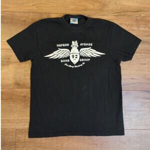 VTG Defend Avenge Bomb Group Adult Small Shirt USA Army Marines Gun Weapon